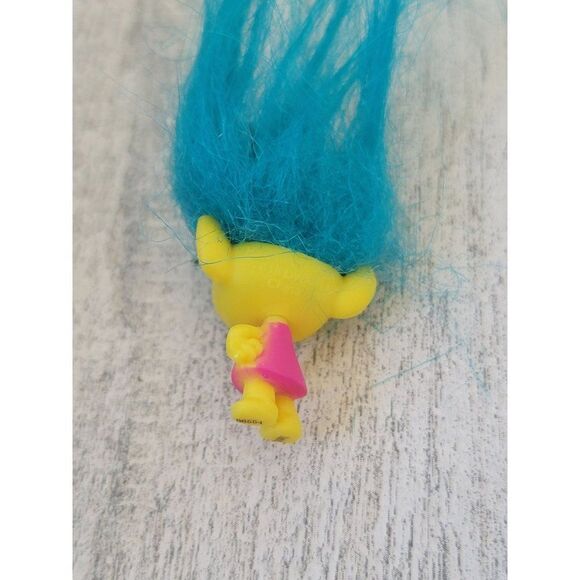 DWA 2016 Hasbro blue hair yellow troll doll toy figure - Picture 4 of 4